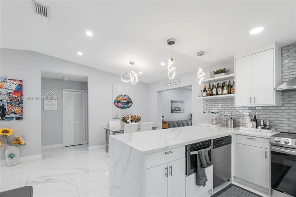 $4,000 | 2222 Southwest 138th Avenue, Miami, FL 33175