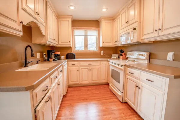 $425,000 | 13226 53rd Street Northeast, Spicer, MN 56288