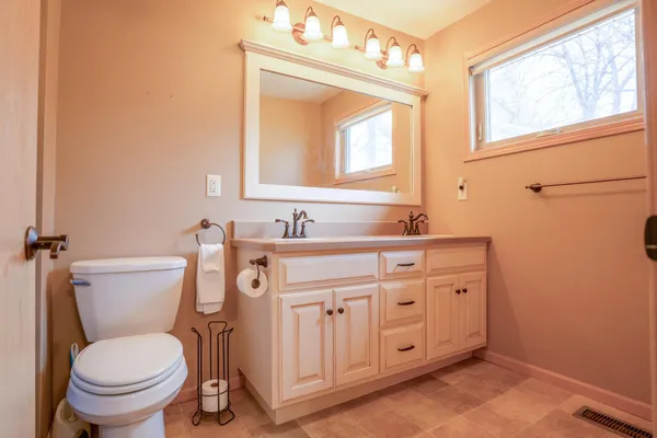 $425,000 | 13226 53rd Street Northeast, Spicer, MN 56288