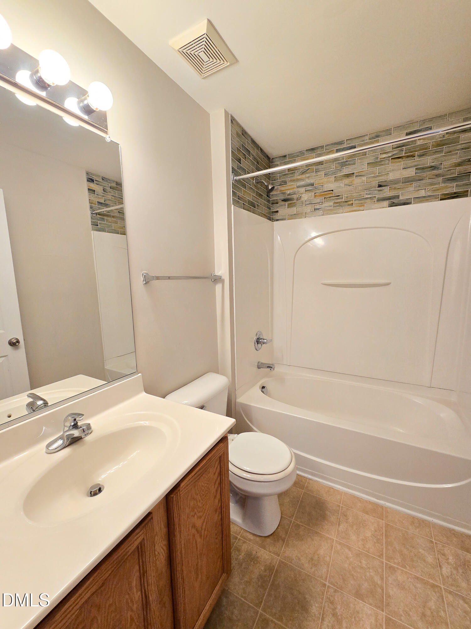 8641 Neuse Club Lane, Unit 108 Raleigh, NC 27616 - Photo 13 of 35 20251125_133129