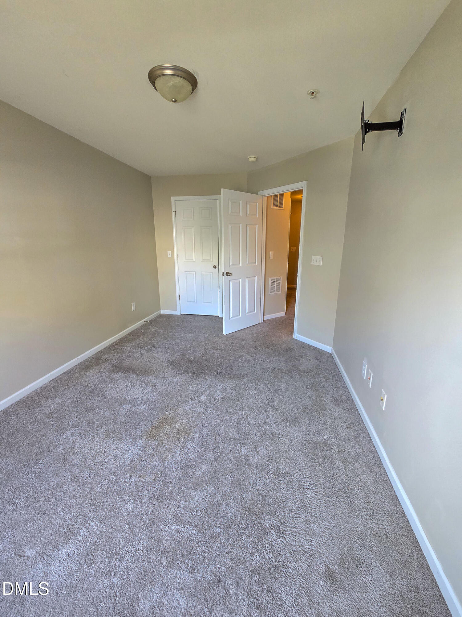 8641 Neuse Club Lane, Unit 108 Raleigh, NC 27616 - Photo 22 of 35 20251125_133256