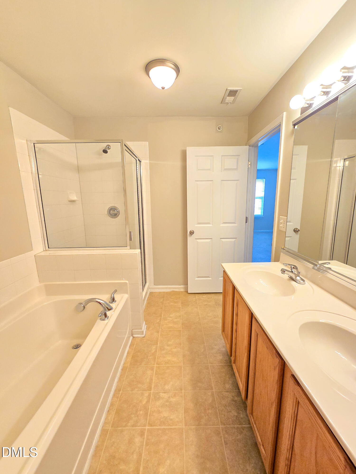 8641 Neuse Club Lane, Unit 108 Raleigh, NC 27616 - Photo 35 of 35 20251125_135445