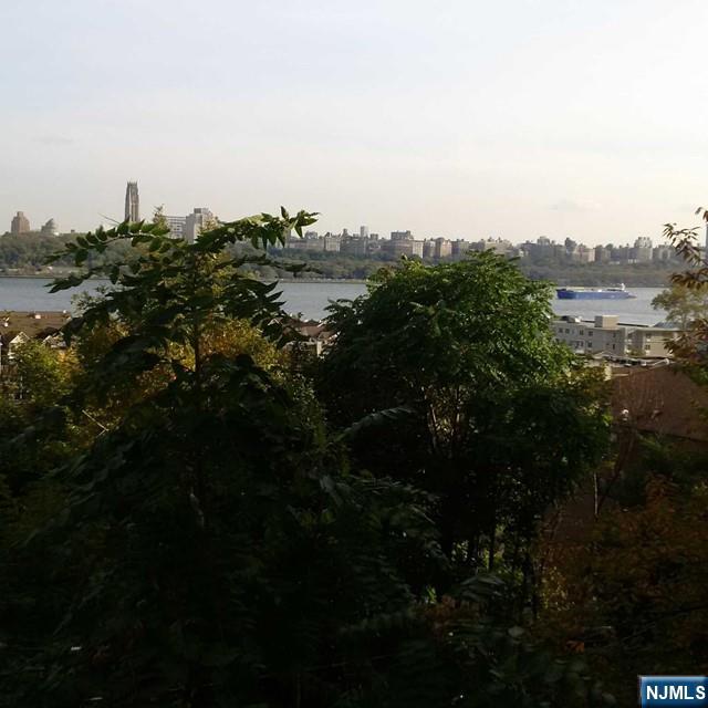 3 Old Wood Road, Unit 2 Edgewater, NJ 07020 - Photo 10 of 10 a view of a city