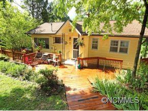 27 West Lake View Road Hendersonville, NC 28739 - Photo 1 of 17 Gallery Image 1