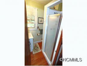 27 West Lake View Road Hendersonville, NC 28739 - Photo 14 of 17 Gallery Image 14