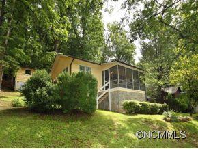 27 West Lake View Road Hendersonville, NC 28739 - Photo 5 of 17 Gallery Image 5