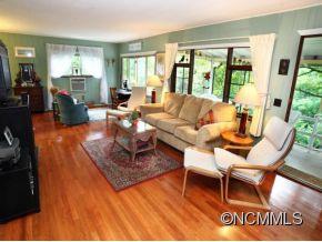 27 West Lake View Road Hendersonville, NC 28739 - Photo 8 of 17 Gallery Image 8