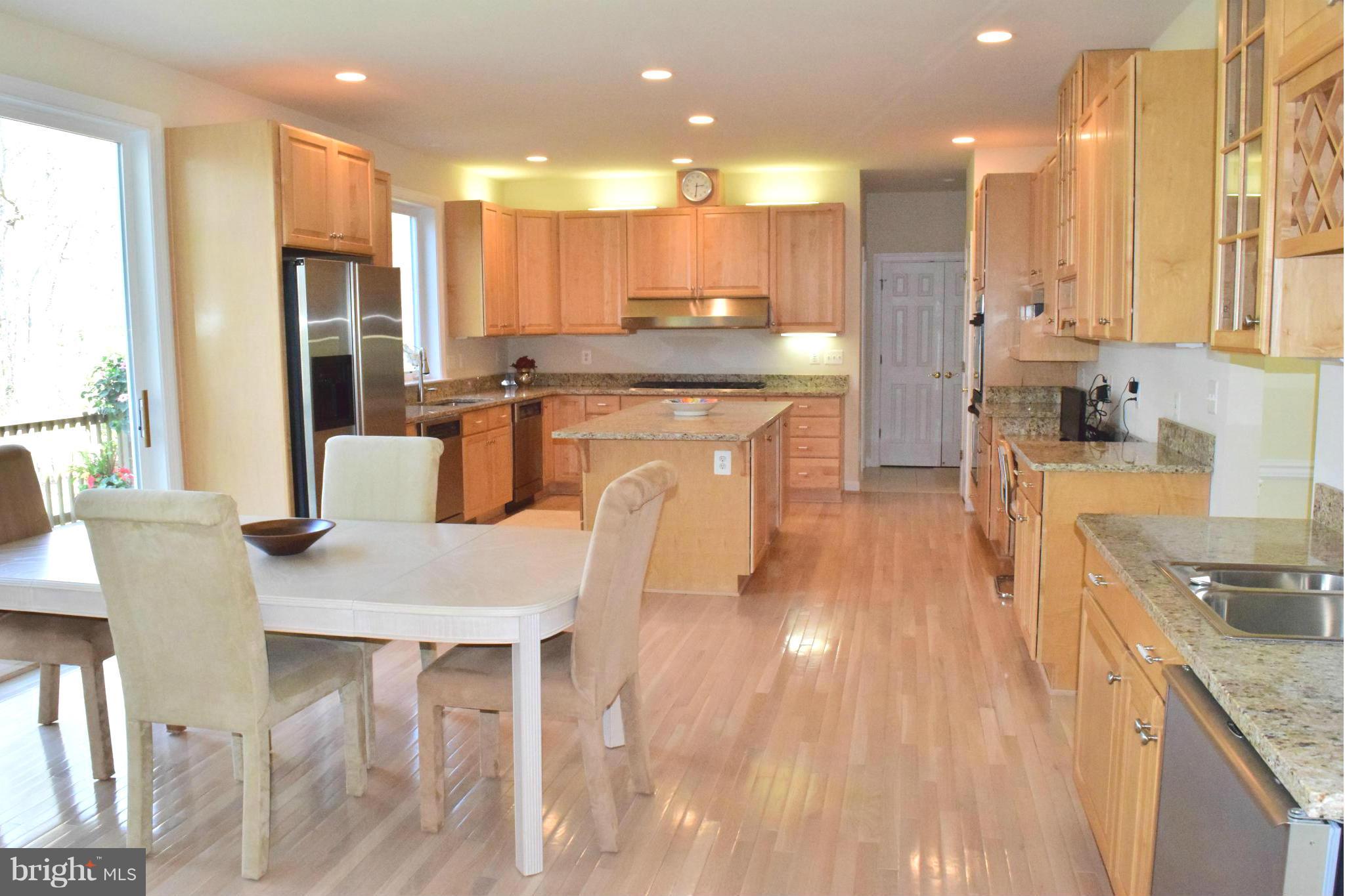 10920 Sunset Hills Road Reston, VA 20190 - Photo 5 of 29 Kitchen
