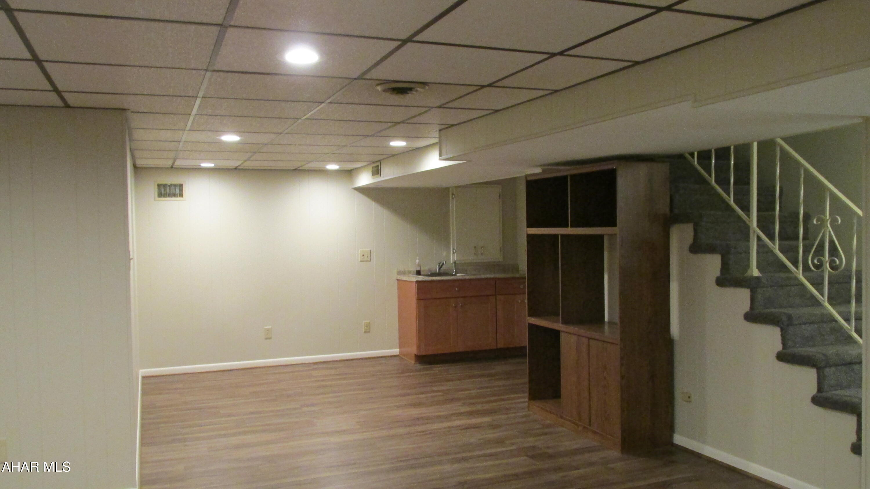 100 Lyndale Road Altoona, PA 16602 - Photo 25 of 46 IMG_5036