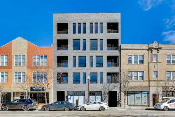 $3,200 | 1950 West Lawrence Avenue, Unit 201, Chicago, IL 60640