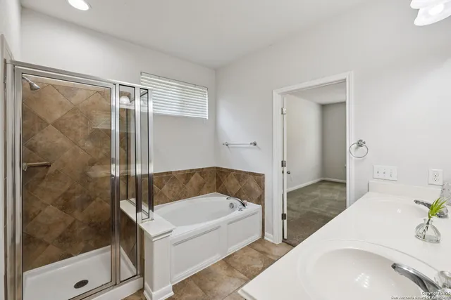 $560,000 | 23567 7 Winds, San Antonio, TX 78258