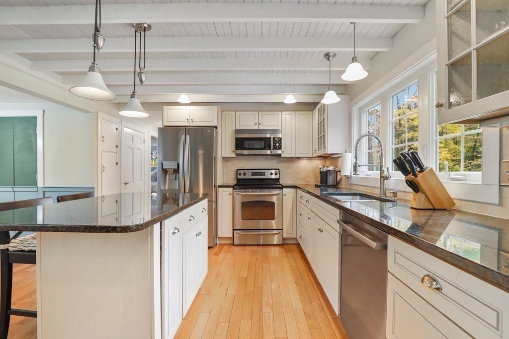 35 Northfield Road Lunenburg, MA 01462 - Photo 8 of 38 Gallery Image 8