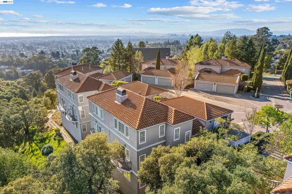 $929,000 | 4636 Redwood Road, Oakland, CA 94619