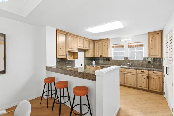 $929,000 | 4636 Redwood Road, Oakland, CA 94619