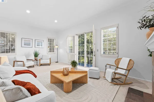 $929,000 | 4636 Redwood Road, Oakland, CA 94619