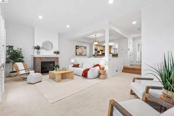 $929,000 | 4636 Redwood Road, Oakland, CA 94619