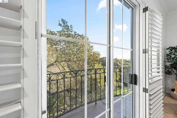 $929,000 | 4636 Redwood Road, Oakland, CA 94619