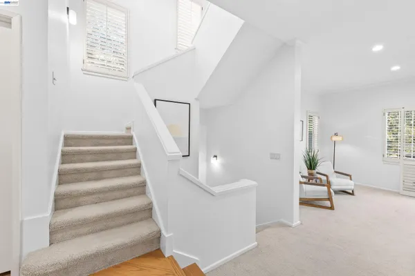 $929,000 | 4636 Redwood Road, Oakland, CA 94619