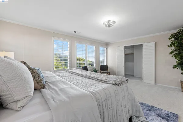$929,000 | 4636 Redwood Road, Oakland, CA 94619