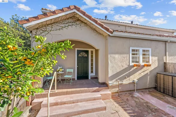 $929,000 | 4636 Redwood Road, Oakland, CA 94619