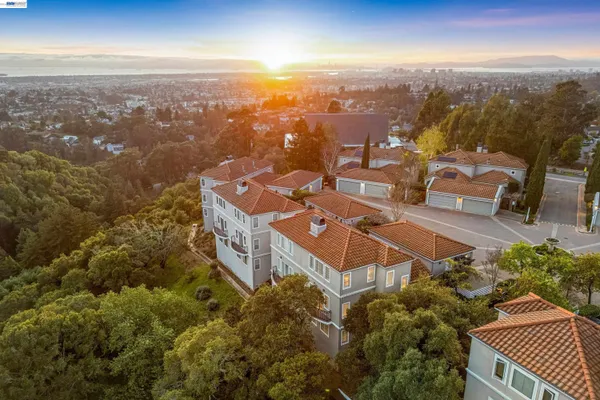 $929,000 | 4636 Redwood Road, Oakland, CA 94619