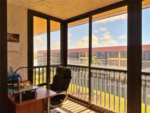 $569,000 | 19701 Gulf Boulevard, Unit 407, Indian Shores, FL 33785