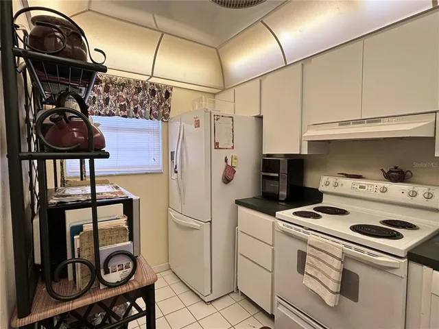 $569,000 | 19701 Gulf Boulevard, Unit 407, Indian Shores, FL 33785