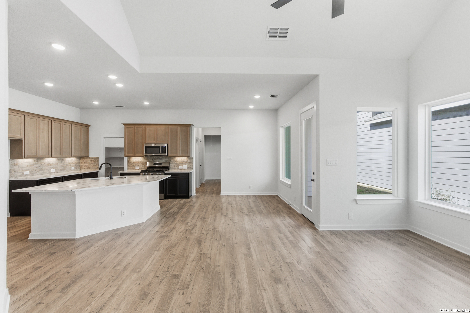 9427 Hidden Stone Schertz, TX 78154 - Photo 13 of 36