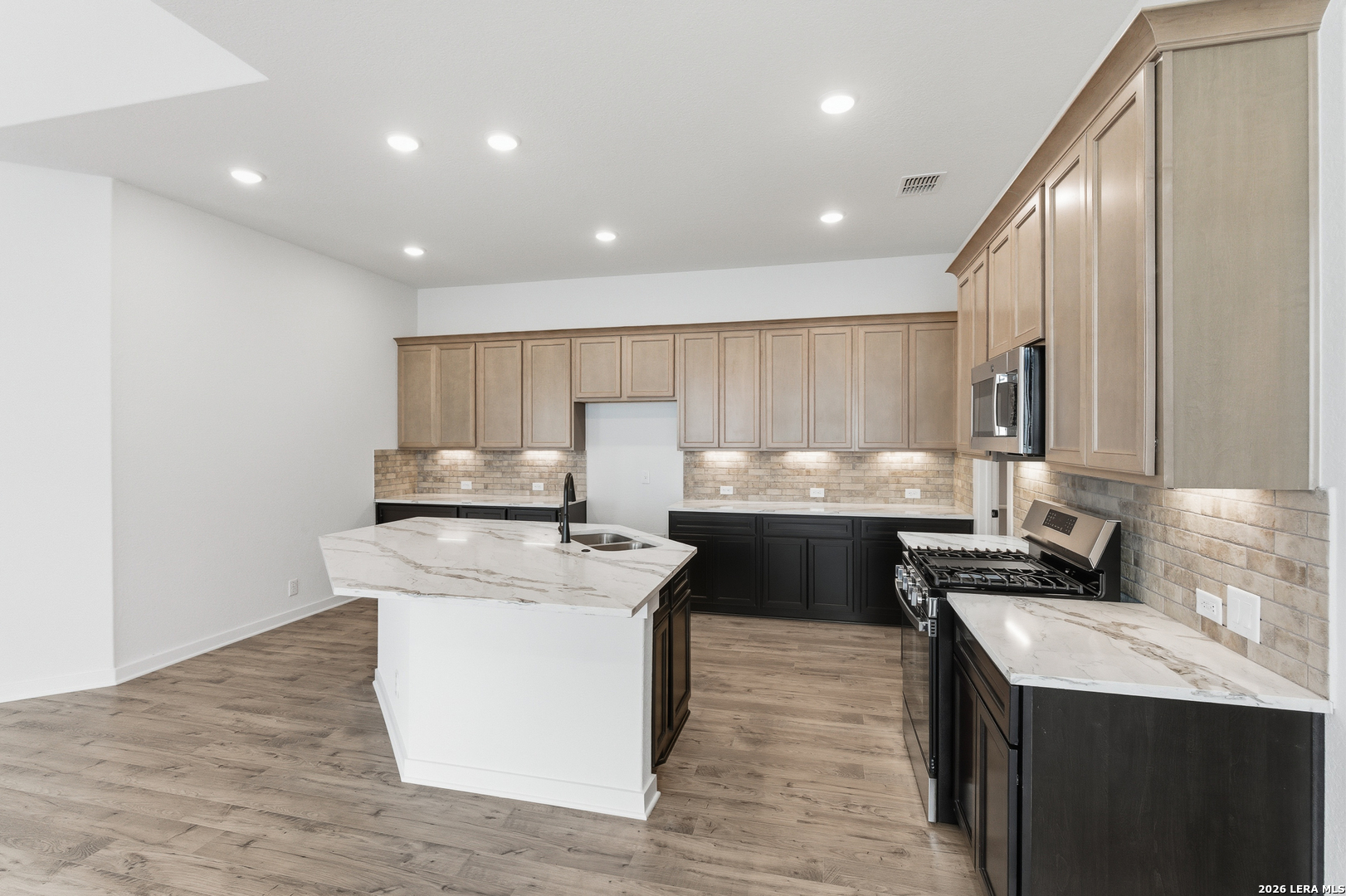 9427 Hidden Stone Schertz, TX 78154 - Photo 16 of 36