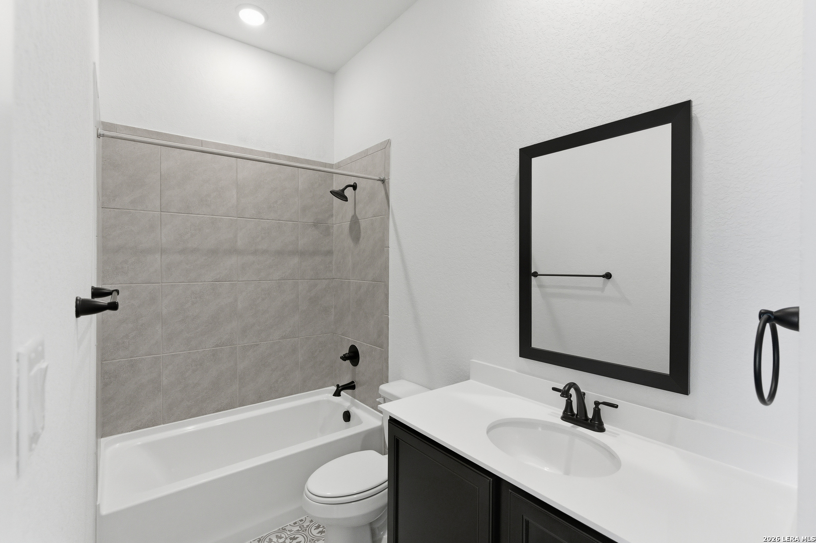 9427 Hidden Stone Schertz, TX 78154 - Photo 7 of 36