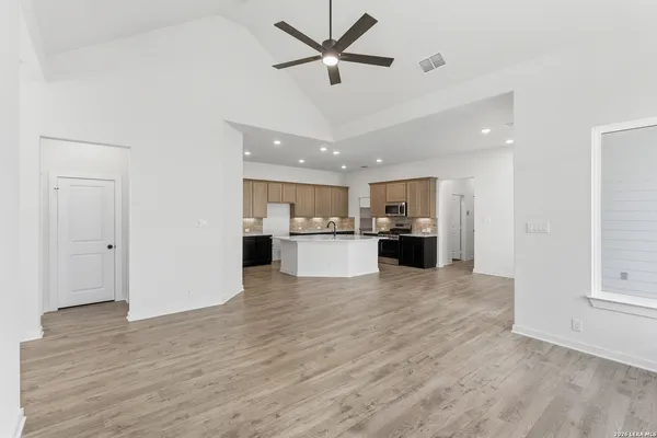 $383,080 | 9427 Hidden Stone, Schertz, TX 78154