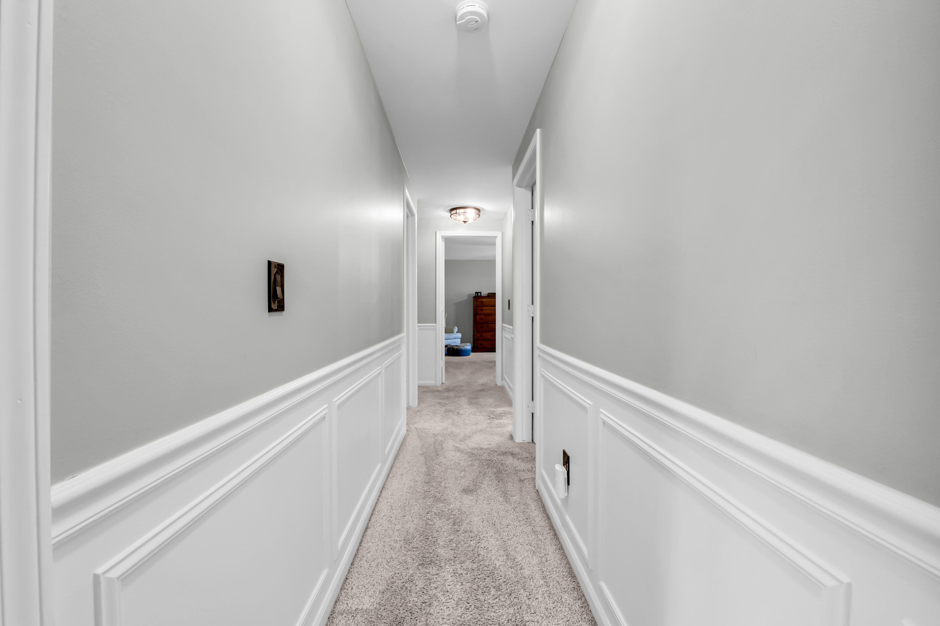 3394 Edmunton Drive Rochester Hills, MI 48306 - Photo 32 of 69 33 - Upstairs Hallway