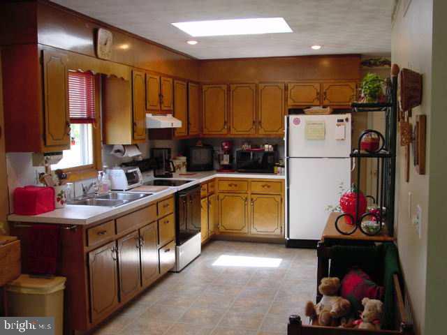 136 Greason Road Carlisle, PA 17015 - Photo 3 of 8 Gallery Image 3