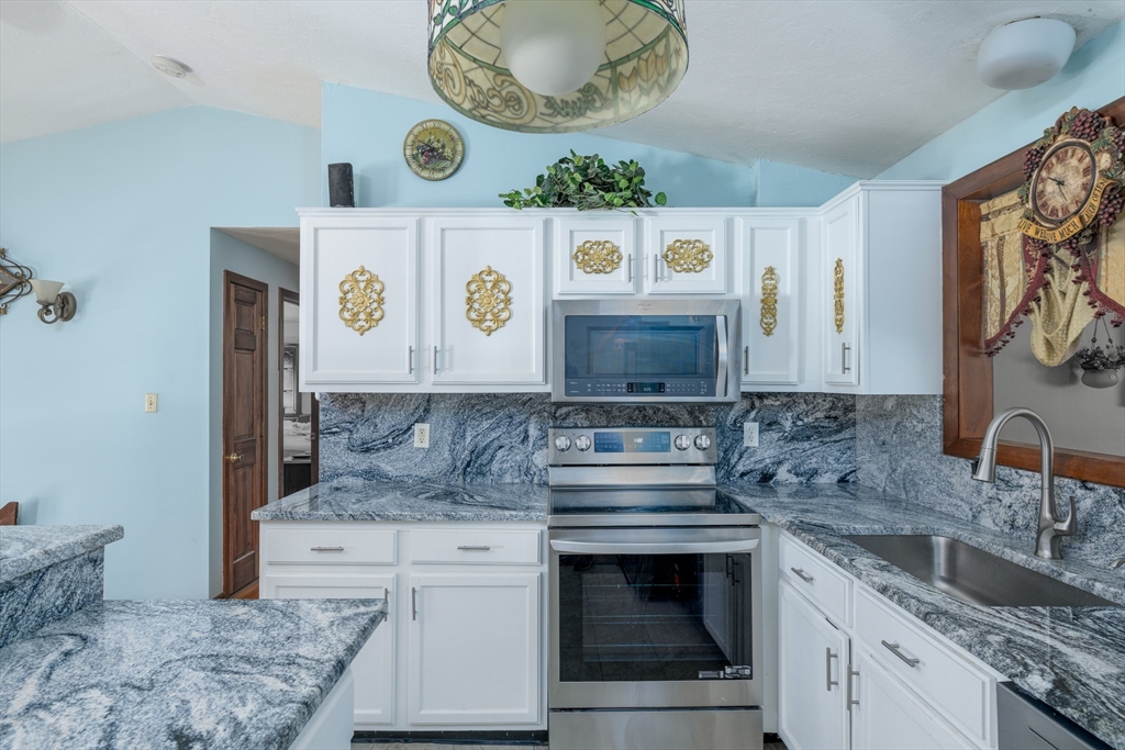 62 South Ashburnham Road Westminster, MA 01473 - Photo 4 of 24