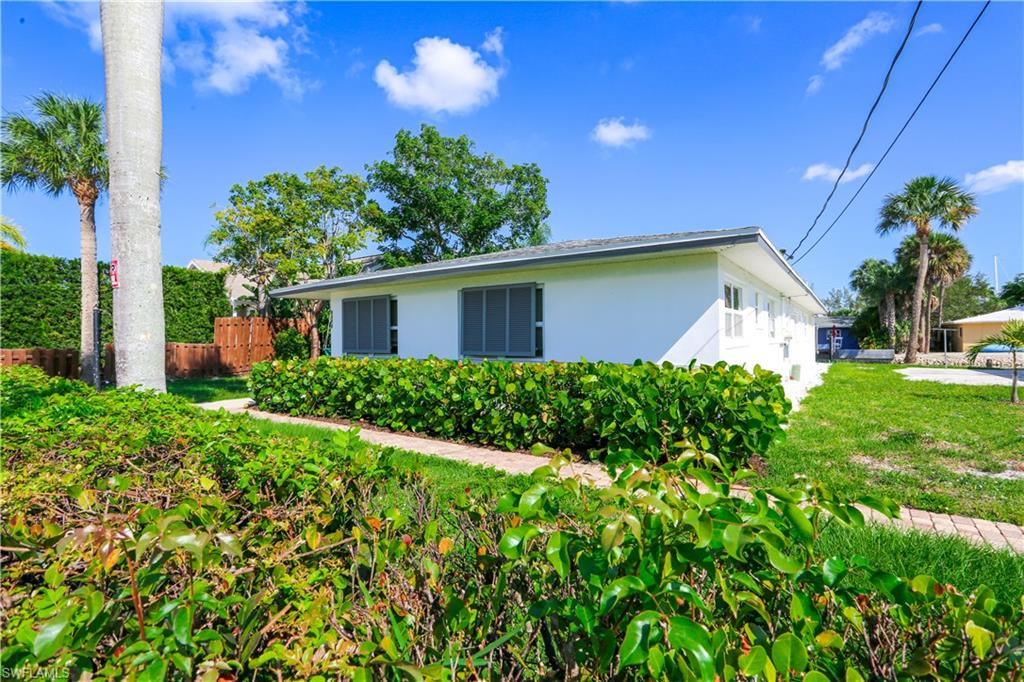 2829 Shoreview Drive, Unit 5 Naples, FL 34112 - Photo 6 of 8 Gallery Image 6