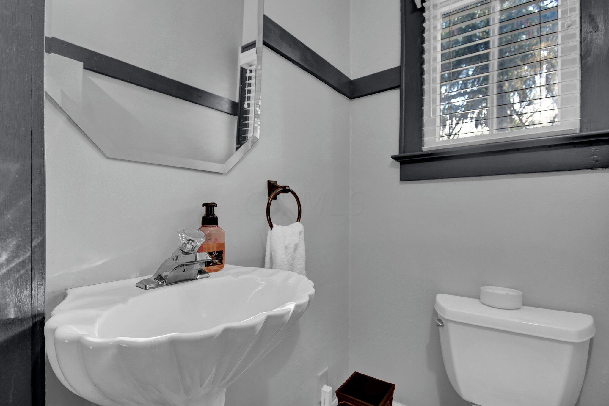 857 Vernon Road Bexley, OH 43209 - Photo 11 of 36 18-web-or-mls-857-vernon-rd