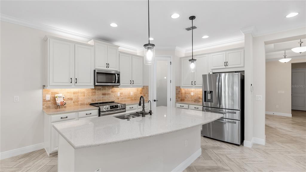 11714 Wrought Pine Loop Riverview, FL 33569 - Photo 19 of 38