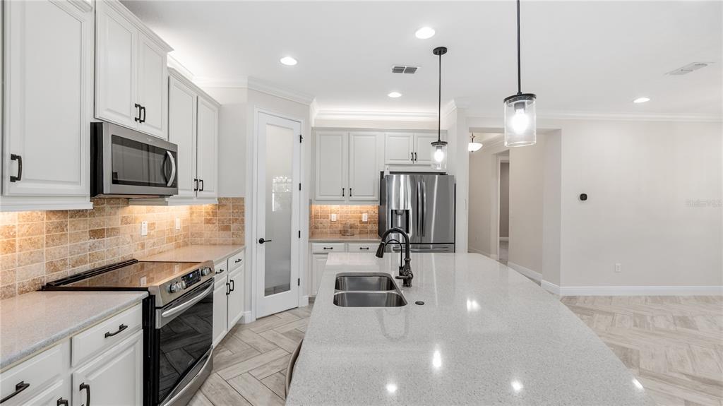 11714 Wrought Pine Loop Riverview, FL 33569 - Photo 20 of 38