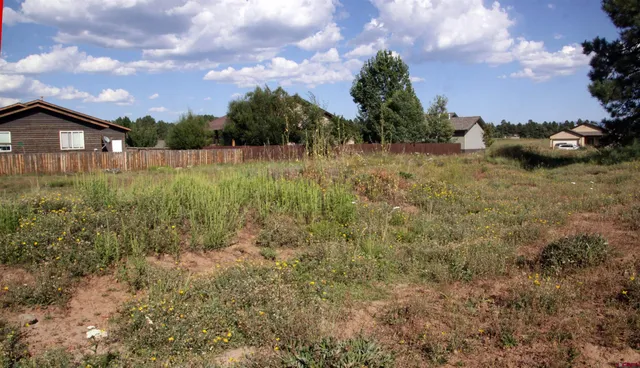 a picture of a bench