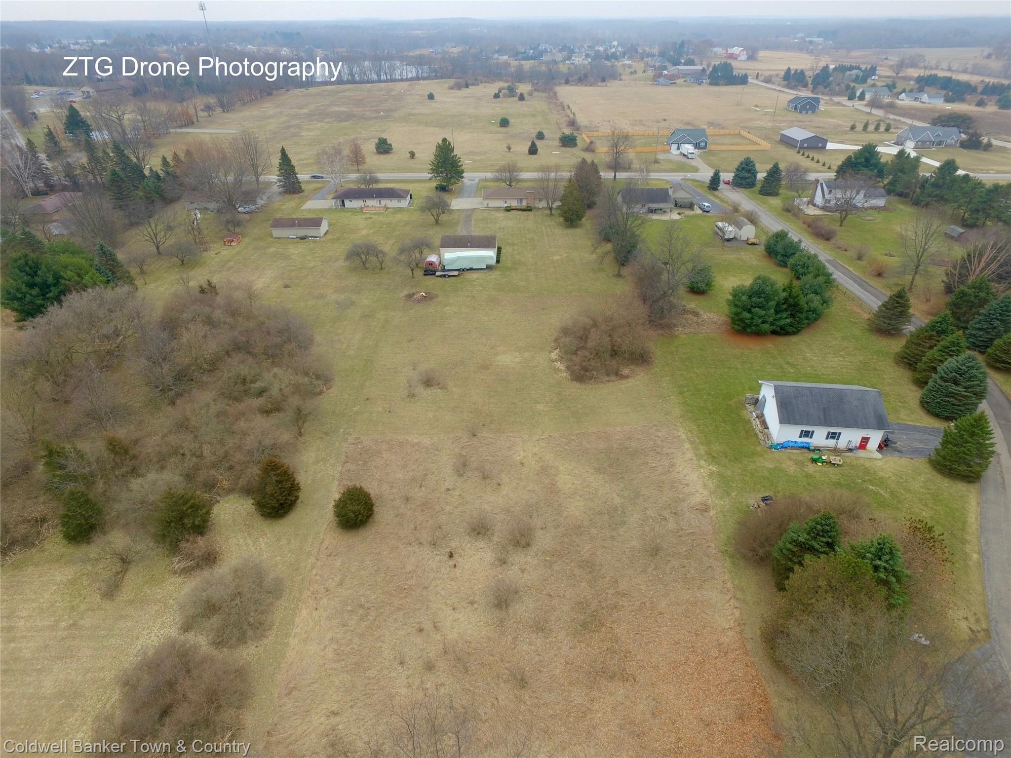 3064 West Coon Lake Road Howell, MI 48843 - Photo 44 of 47 DJI_0649.jpg