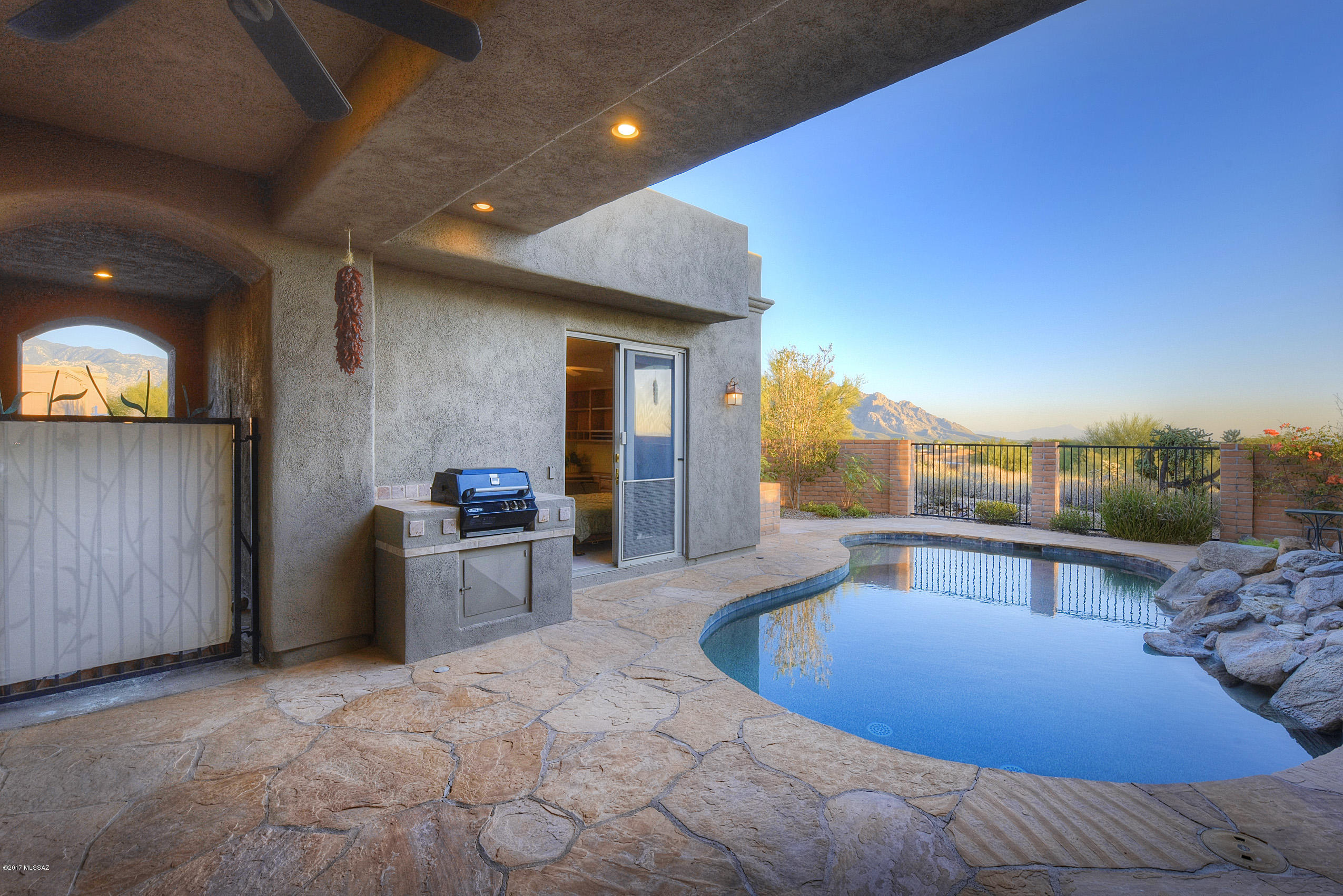 12477 North Piping Rock Road Oro Valley, AZ 85755 - Photo 2 of 32