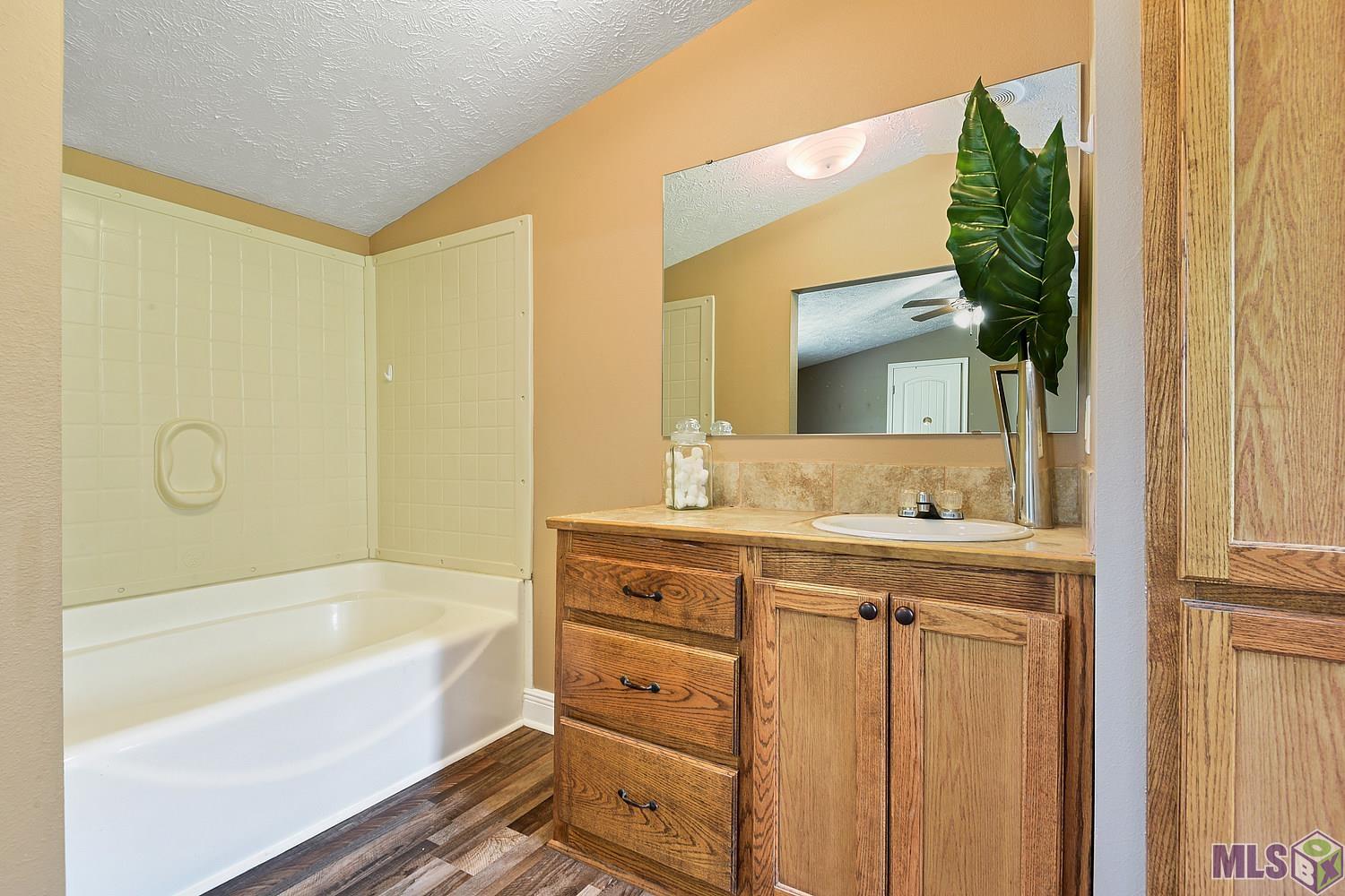 11464 Beco Road St. Amant, LA 70774 - Photo 8 of 12 Gallery Image 8