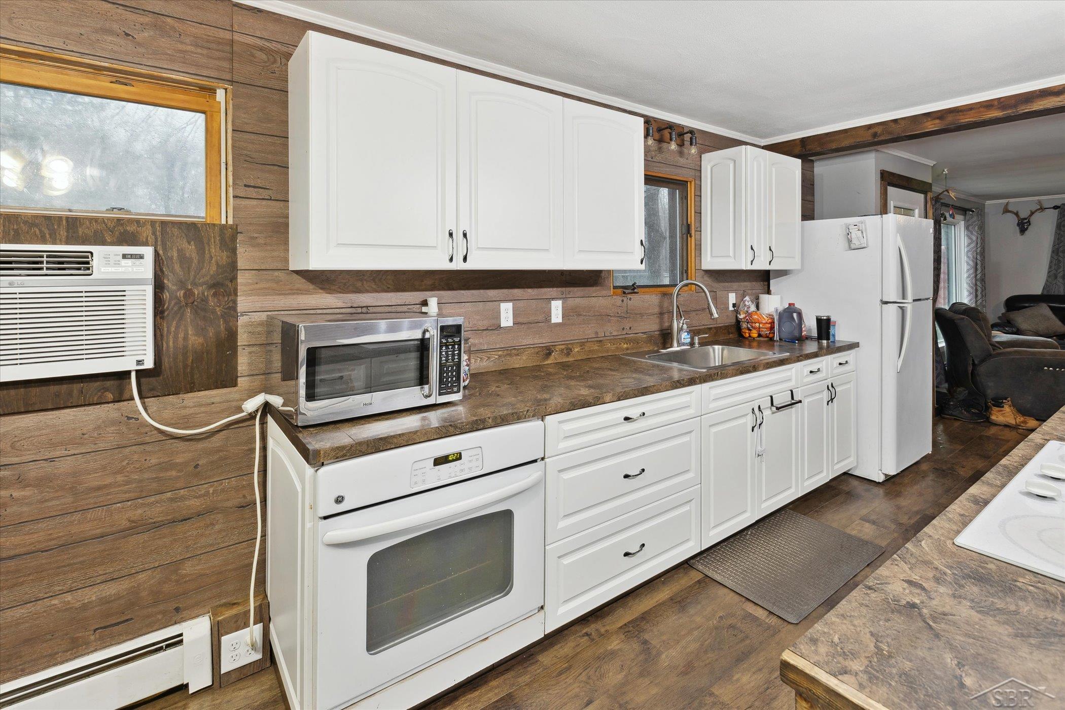 5735 Townline Road Birch Run, MI 48415 - Photo 10 of 31 50170316-6c957288-8f6d-4366-bf55-c40d283a2afc.JPG