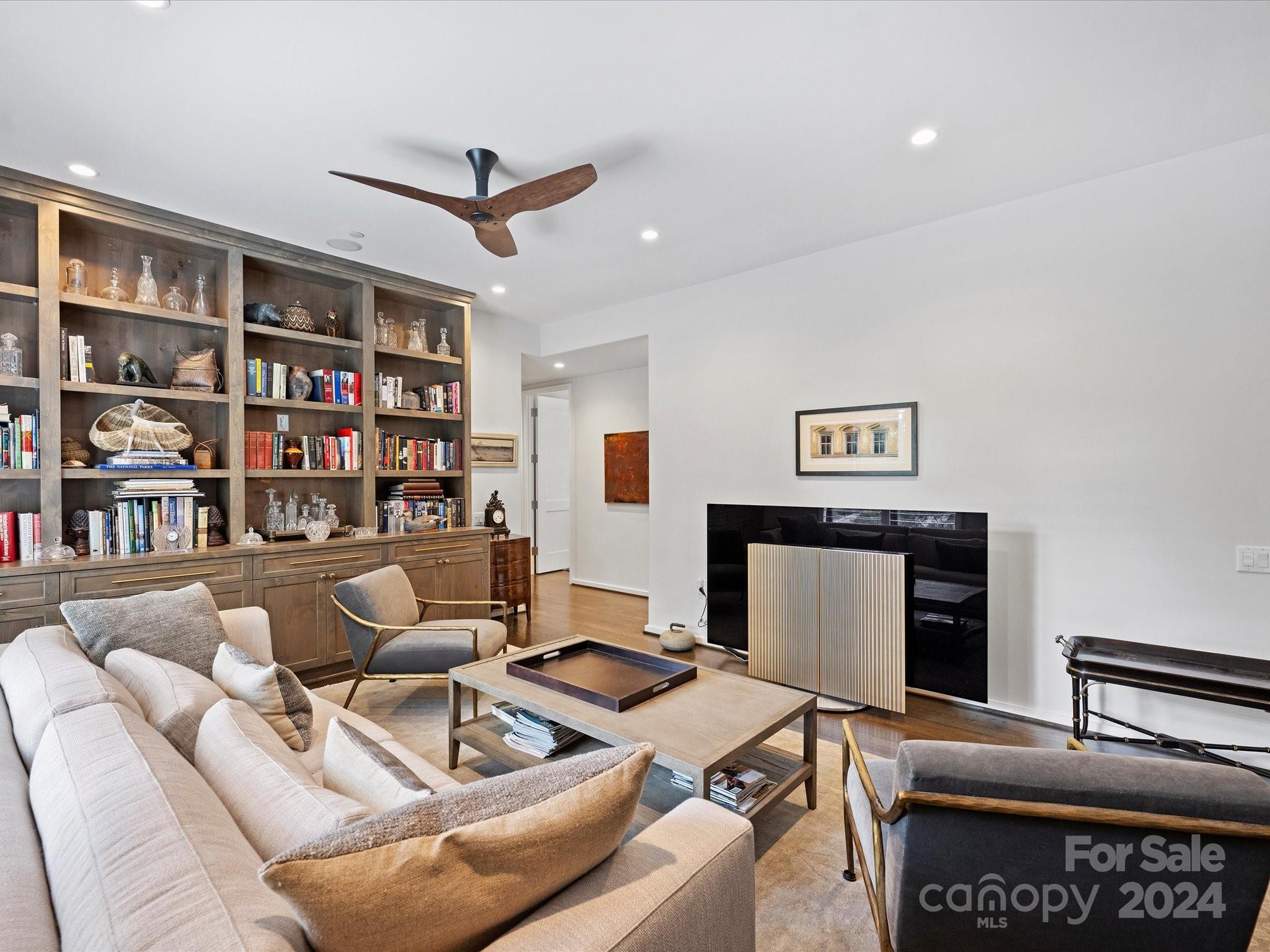1333 Queens Road, Unit E3 Charlotte, NC 28207 - Photo 23 of 42 a work room with furniture