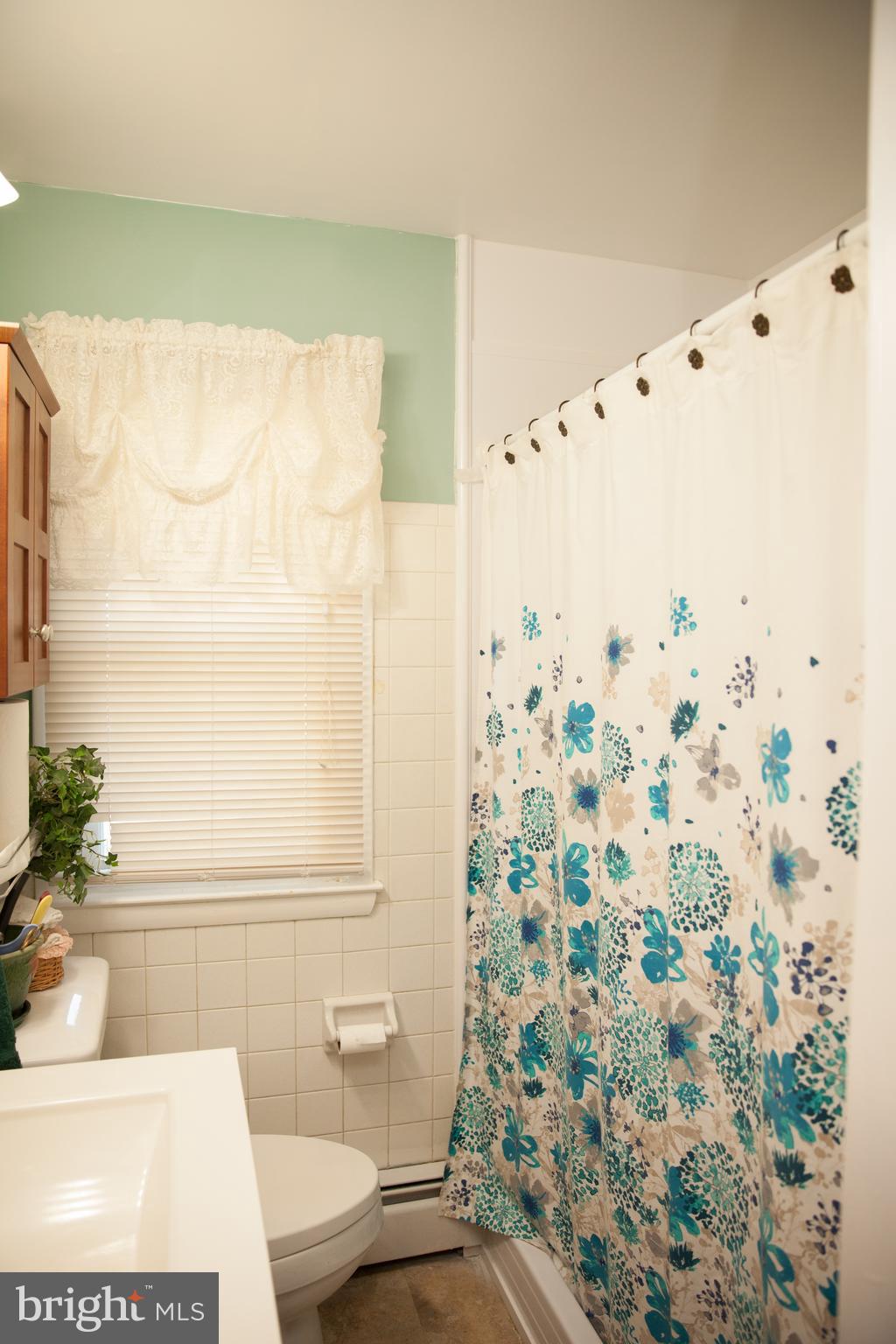 112 Ridge Road Elkton, MD 21921 - Photo 24 of 32 Primary bathroom with large shower
