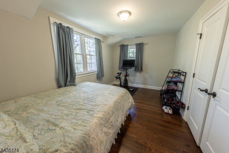 27 Burlington Road Berkeley Heights, NJ 07974 - Photo 31 of 35