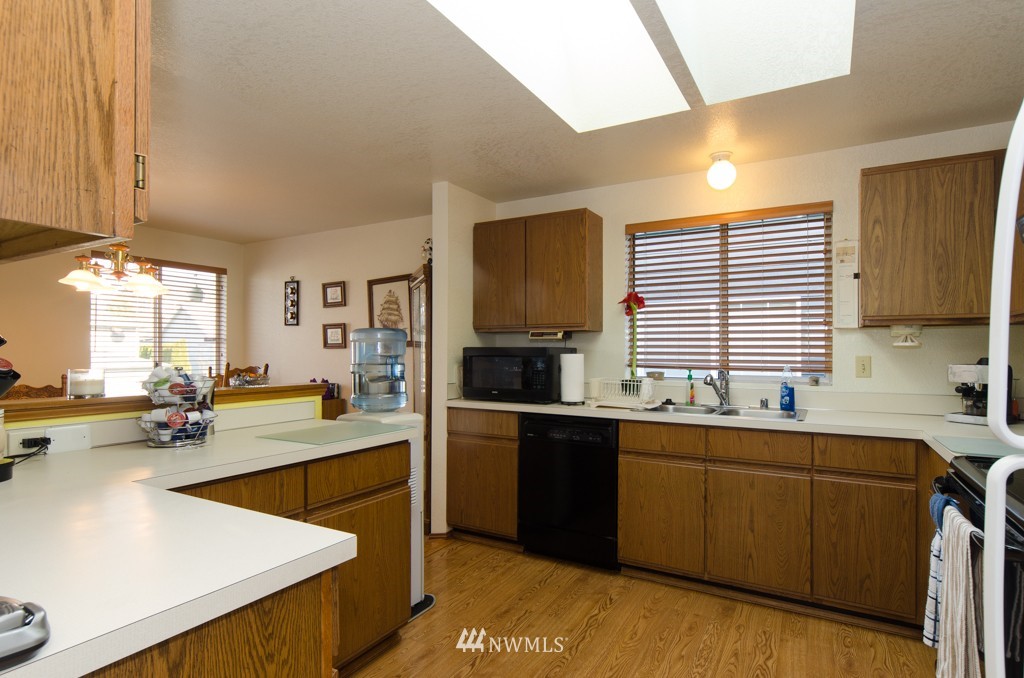 925 North 33rd Street Renton, WA 98056 - Photo 4 of 15