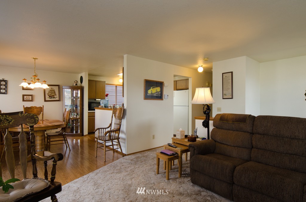 925 North 33rd Street Renton, WA 98056 - Photo 5 of 15