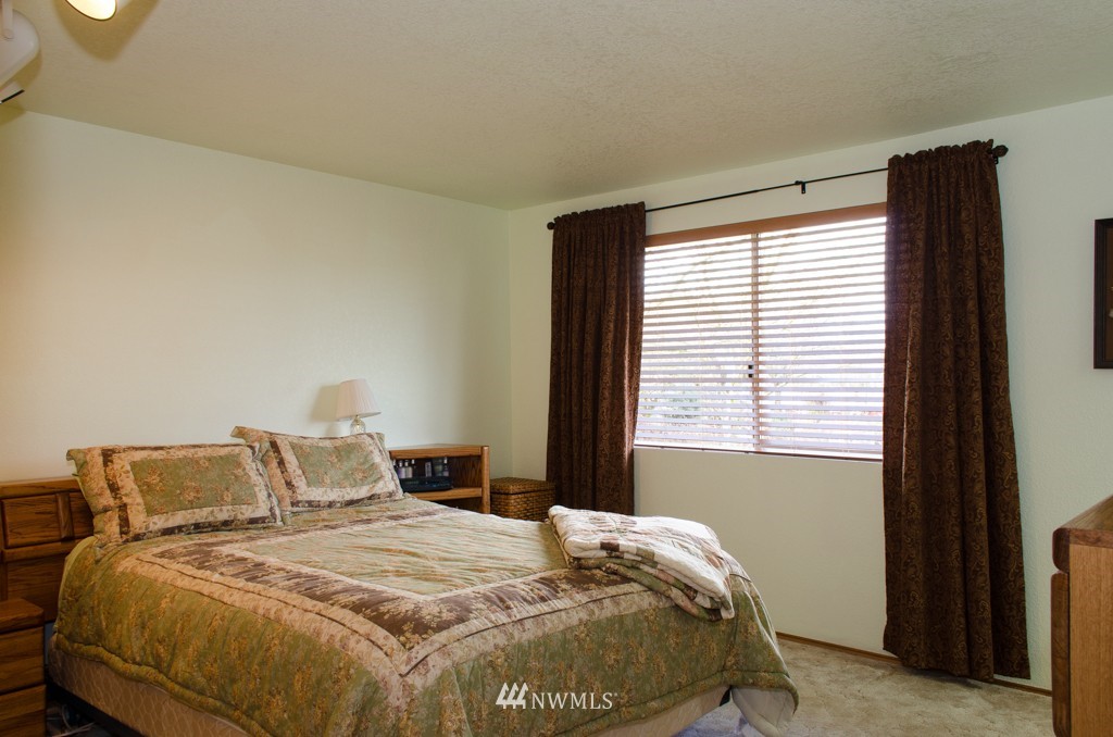925 North 33rd Street Renton, WA 98056 - Photo 10 of 15