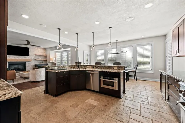 $635,000 | 14026 Ash Street, Overland Park, KS 66224